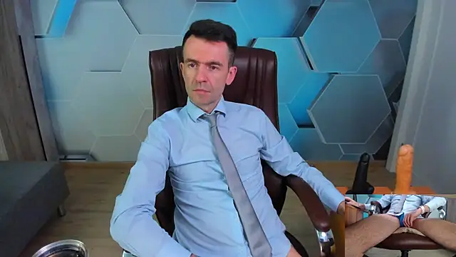 SteveTiger online show from April 19, 3:29 am