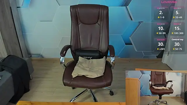 SteveTiger online show from April 3, 3:40 pm