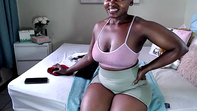 Snapshot of FitSelina66 chatting on May 12, 2:45 pm FitSelina66 online show from May 12, 2:45 pm