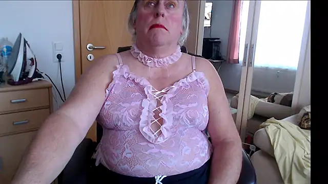 Snapshot of Sissygera chatting on January 8, 1:09 pm Sissygera online show from January 8, 1:09 pm