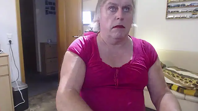 Snapshot of Sissygera chatting on December 13, 7:53 pm Sissygera online show from December 13, 7:53 pm