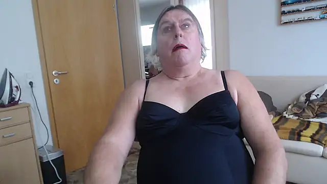 Snapshot of Sissygera chatting on December 13, 10:51 am Sissygera online show from December 13, 10:51 am