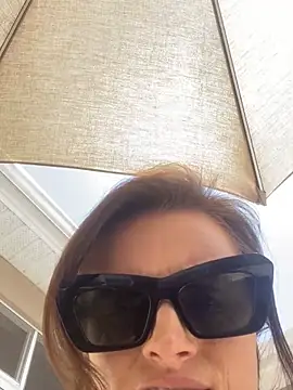 Snapshot of PhotoBabe chatting on May 24, 7:03 pm PhotoBabe online show from May 24, 7:03 pm
