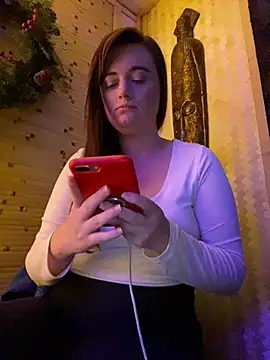 Snapshot of PhotoBabe chatting on December 22, 11:09 pm PhotoBabe online show from December 22, 11:09 pm