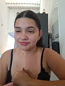 Snapshot of blerstefan1 chatting on November 2, 3:39 pm blerstefan1 online show from November 2, 3:39 pm