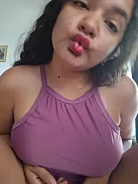 Snapshot of blerstefan1 chatting on October 29, 12:37 pm blerstefan1 online show from October 29, 12:37 pm