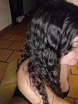 blerstefan1 online show from January 8, 5:02 am