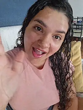 Snapshot of blerstefan1 chatting on October 22, 12:48 pm blerstefan1 online show from October 22, 12:48 pm