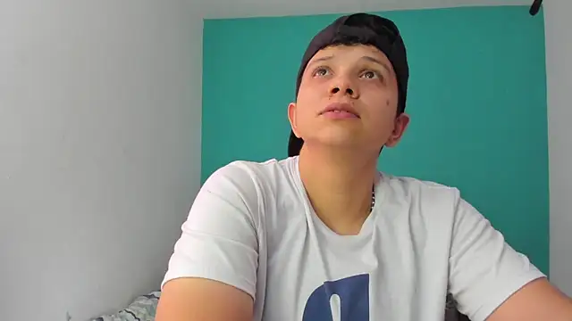 alex-queen- online show from November 1, 6:57 pm