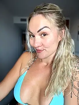 Snapshot of NastyMilf_ chatting on July 13, 8:35 am NastyMilf online show from July 13, 8:35 am