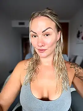 Snapshot of NastyMilf_ chatting on July 15, 8:10 am NastyMilf online show from July 15, 8:10 am