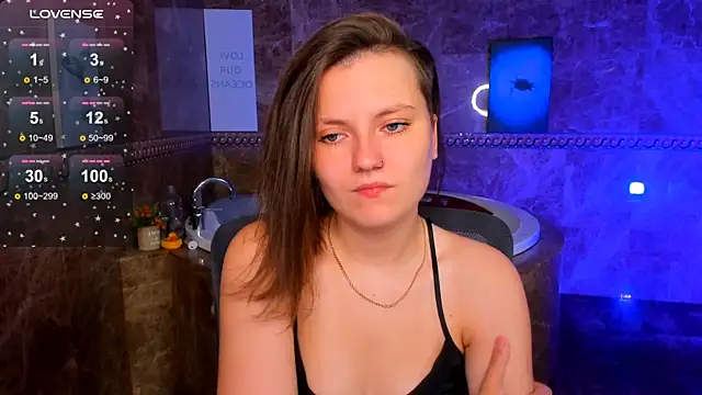 MelindaTin online show from June 20, 1:43 am
