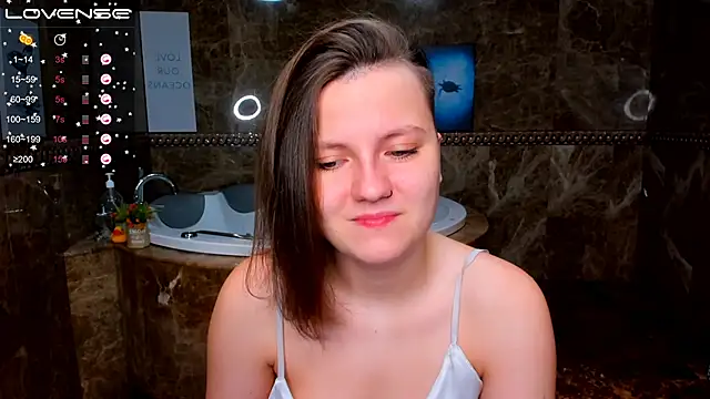 MelindaTin online show from November 25, 12:33 am