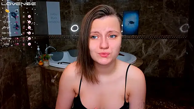 MelindaTin online show from November 22, 12:21 am