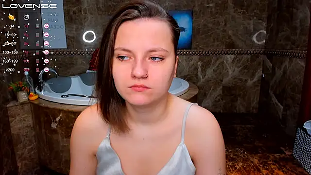 MelindaTin online show from December 14, 1:12 am