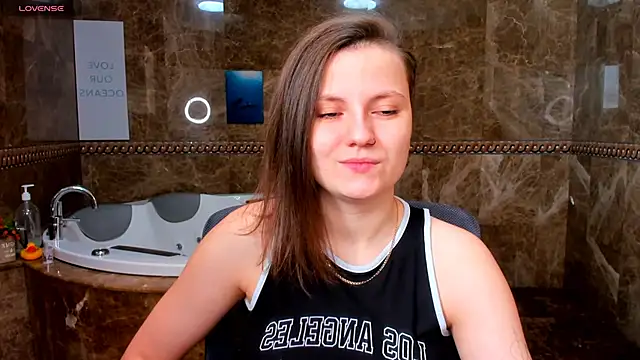 MelindaTin online show from February 26, 7:41 am