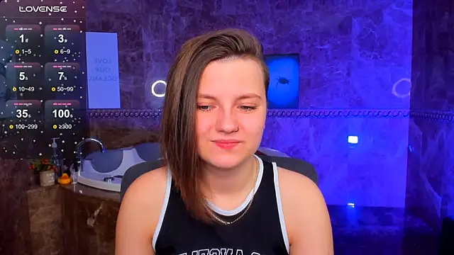 MelindaTin online show from April 23, 1:12 am
