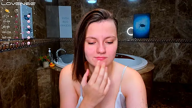 MelindaTin online show from November 30, 12:22 am