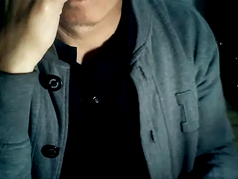 Snapshot of Latinjim29 chatting on December 15, 4:29 am Latinjim29 online show from December 15, 4:29 am