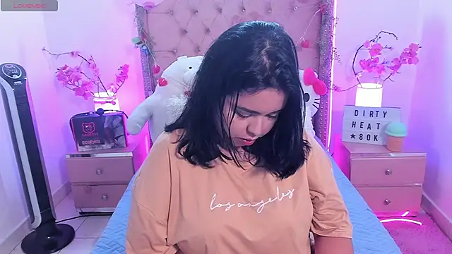 Snapshot of LillyCandy chatting on February 23, 12:41 am LillyCandy online show from February 23, 12:41 am