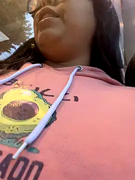 Snapshot of LillyCandy chatting on November 9, 10:36 pm LillyCandy online show from November 9, 10:36 pm