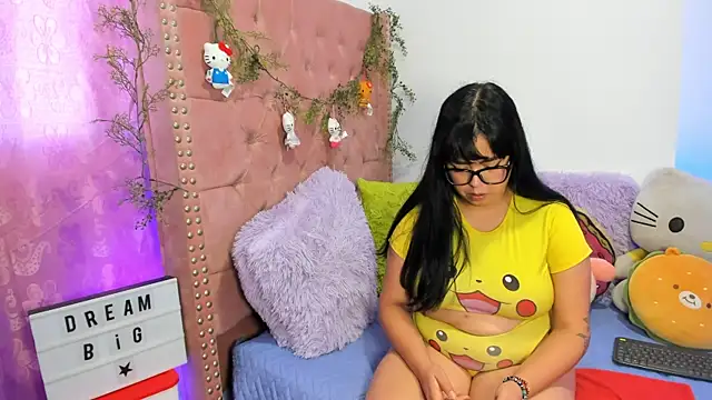 LillyCandy online show from June 12, 8:50 pm