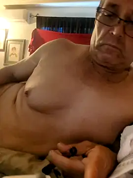 Snapshot of bobby69cock chatting on September 20, 10:48 pm bobby69cock online show from September 20, 10:48 pm