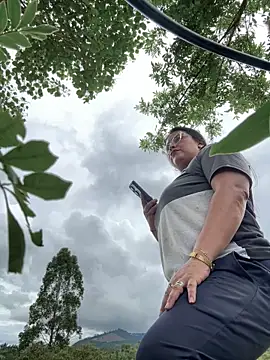 Ixchel Anaid online show from October 31, 2:24 pm