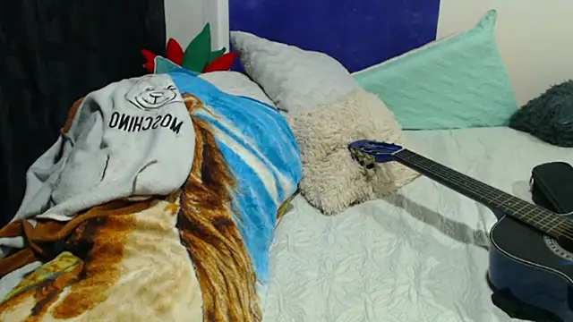 Ixchel Anaid online show from October 19, 2:25 am