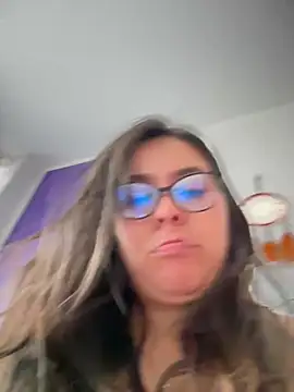 Ixchel Anaid online show from February 15, 3:33 pm