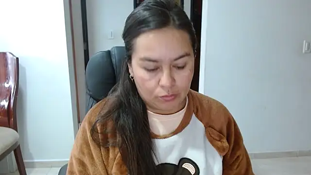 Ixchel Anaid online show from December 2, 1:13 pm