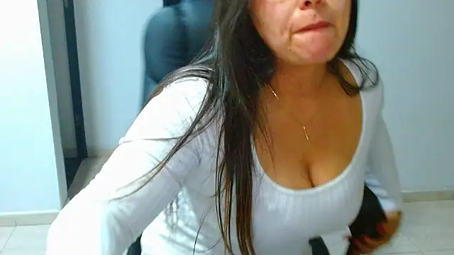 Ixchel Anaid online show from March 28, 2:56 am