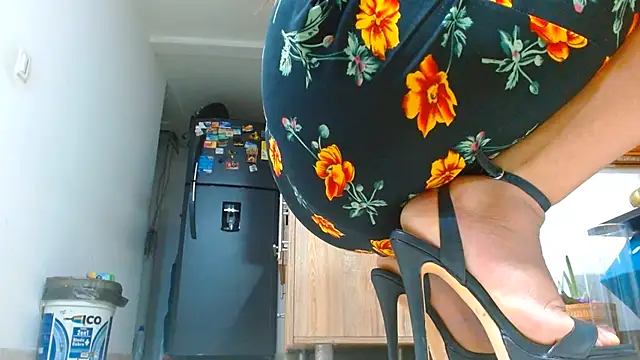 Snapshot of Ixchel_Anaid chatting on June 21, 11:43 pm Ixchel Anaid online show from June 21, 11:43 pm