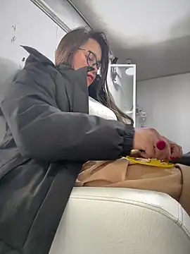 Ixchel Anaid online show from April 13, 12:42 pm