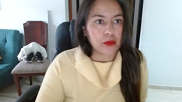 Ixchel Anaid online show from November 10, 1:16 pm