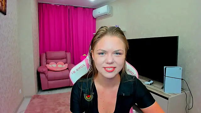 Strawberrye online show from March 2, 3:18 am