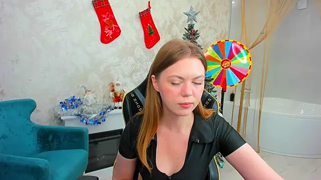 Strawberrye online show from December 21, 3:30 am