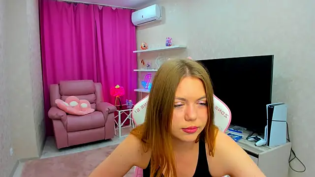 Strawberrye online show from November 25, 3:29 am