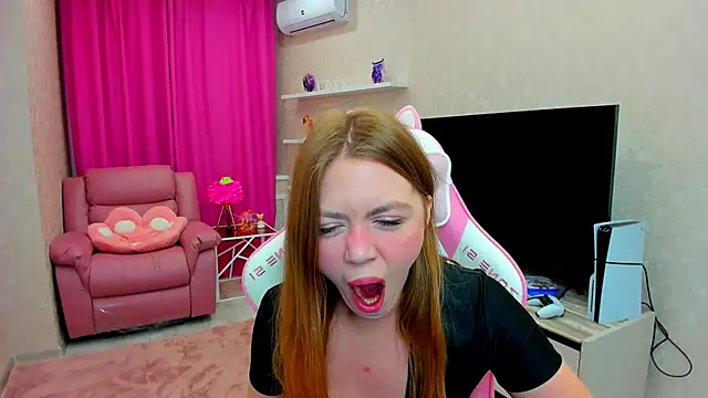 Strawberrye online show from October 17, 3:32 am