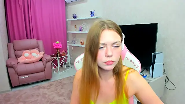 Strawberrye online show from September 24, 3:24 am