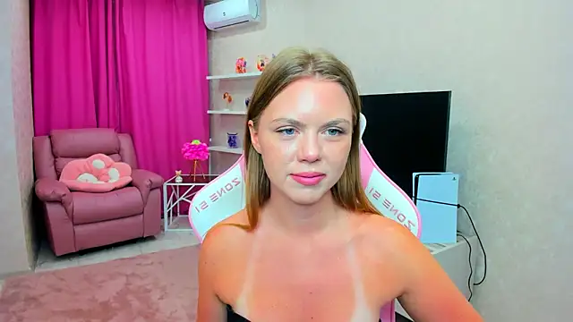 Strawberrye online show from February 3, 3:26 am