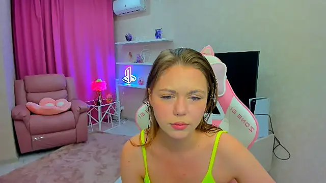 Strawberrye online show from September 28, 3:35 am