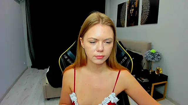 Strawberrye online show from March 24, 3:28 am