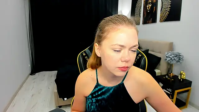 Strawberrye online show from May 16, 3:27 am