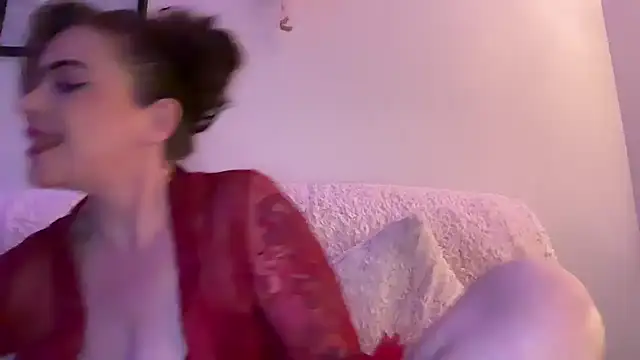 EmilyBlue online show from April 5, 8:04 pm