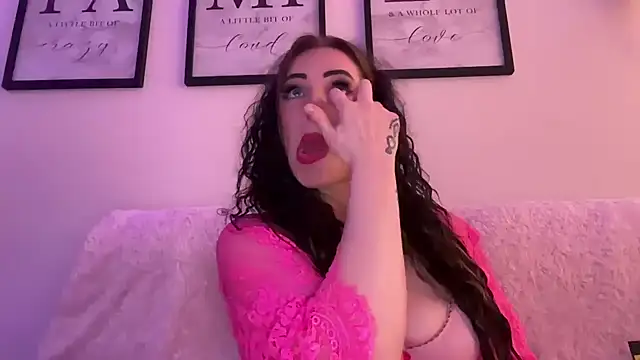 EmilyBlue online show from March 31, 9:06 pm