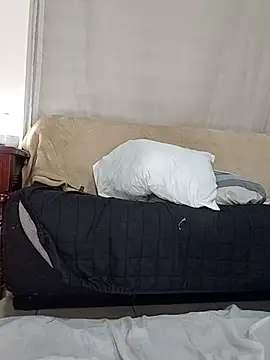 Snapshot of estrella_tasty chatting on October 25, 3:49 am estrella tasty online show from October 25, 3:49 am