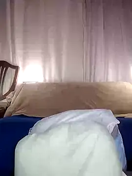 Snapshot of estrella_tasty chatting on March 18, 1:13 am estrella tasty online show from March 18, 1:13 am