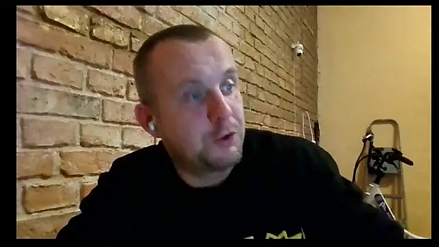 Snapshot of MrWhitePL chatting on November 3, 6:44 pm MrWhitePL online show from November 3, 6:44 pm