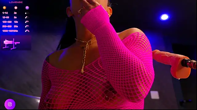 im-your-lovee online show from October 26, 7:09 am